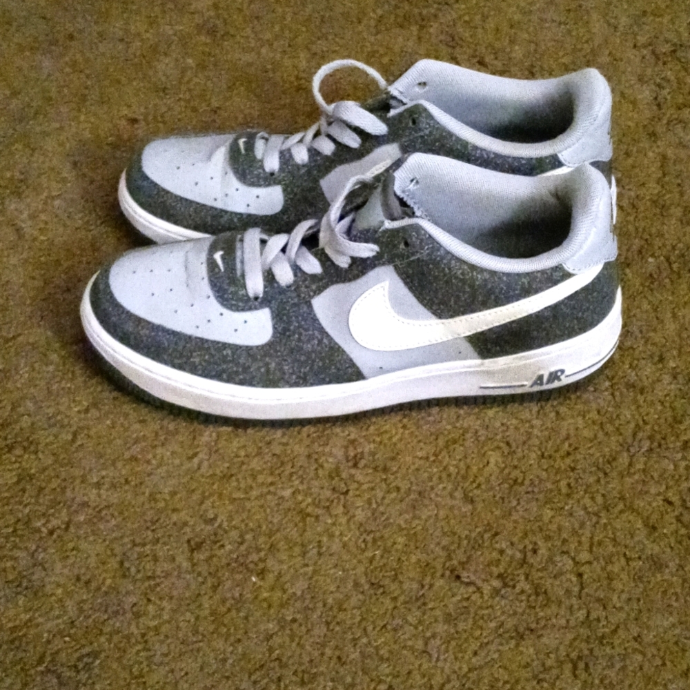 Kids gym shoes